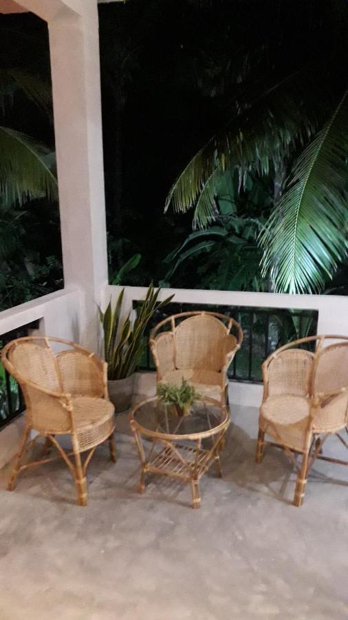 Sawanga Home Stay Велігама Екстер'єр фото